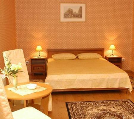 Bed and Breakfast Peron Panzio à Debrecen Extérieur photo